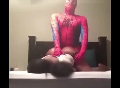 Deadpool e homem aranha