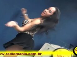 Mulher melão dançando funk