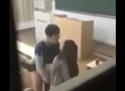 Novinha fazendo sexo na escola
