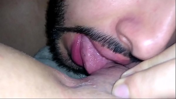 Metendo lingua na buceta