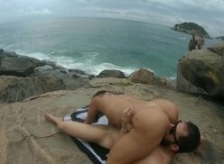 Porno em praia de nudismo