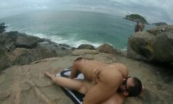 Porno em praia de nudismo