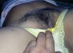 Chicas mostrando su vagina peluda