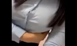 Enseñando tetas