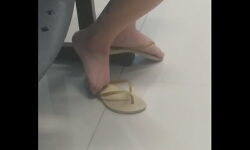 Flip flop shoeplay