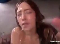 Mujer bañada en semen xxx