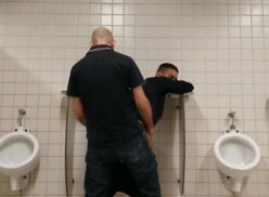 Gay no banheiro